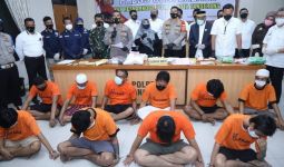 Pak Kades di Tangerang Berbuat Terlarang Bersama 5 Temannya, Ya Ampun - JPNN.com