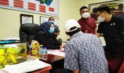 Iwan Setia Putra Ditangkap di Rumahnya, Pasrah - JPNN.com