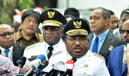 KPK Tetapkan Gubernur Papua Lukas Enembe Tersangka Gratifikasi Rp 1 Miliar, Kuasa Hukum: Aneh - JPNN.com