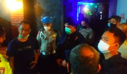 Rombongan Polisi Datang di Klub Malam, Kaget Ada yang Lagi Asyik di Remang-remang - JPNN.com