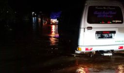 Puluhan Rumah Warga di Pesisir Barat Terendam Banjir - JPNN.com