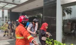 Kebakaran di Apartemen Tamansari Sudirman, 115 Personel Damkar Dikerahkan - JPNN.com