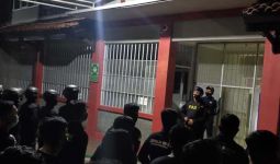 Lihat, Petugas Gabungan Geledah Lapas Batu Nusakambangan, Hasilnya... - JPNN.com