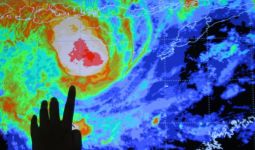 Waspada! Siklon Tropis Seroja Pengaruhi Gelombang Laut di Selatan Jatim - JPNN.com