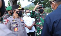 Tinjau Lokasi Bencana Alam di NTT, Panglima TNI dan Kapolri Tekankan Distribusi Bantuan Tepat Sasaran - JPNN.com