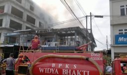 Pasutri Lansia Tewas Terpanggang dalam Kebakaran 3 Unit Ruko di Singkawang - JPNN.com