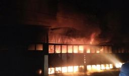 Lima Ruko di Medan Terbakar, Satu Orang Meninggal Dunia - JPNN.com