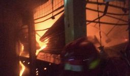 Kebakaran di Pasar Cibinong Bogor, Penyebabnya Belum Diketahui - JPNN.com