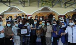 Azis Syamsuddin Salurkan Bantuan Kepada Masyarakat Terdampak Badai Seroja di NTT - JPNN.com