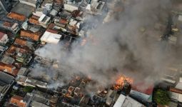 Ratusan Rumah Warga di Taman Sari Terbakar, Ini Dugaan Penyebabnya - JPNN.com
