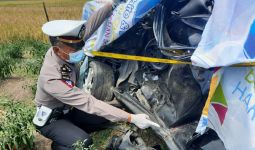 Mahasiswi Sidoarjo Tewas Tertabrak Kereta, Mobilnya Terseret Sejauh 64 Meter - JPNN.com