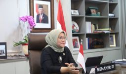 Ida Fauziyah Tegaskan Komitmen Kemnaker Lindungi Pekerja Perempuan - JPNN.com