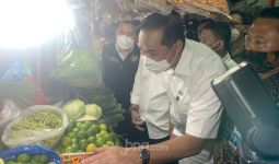 Tinjau Pasar Wonokromo, Mendag Lutfi: Harga Daging, Cabai, dan Bawang Normal - JPNN.com