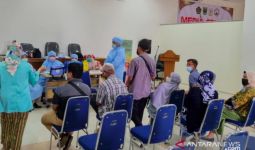 Pemda Siapkan Vaksinasi untuk Lansia di Masjid - JPNN.com