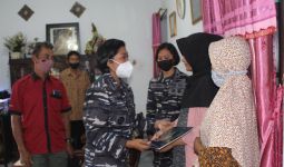 Danlanal Yogyakarta Kunjungi Kediaman Anggota KRI Nanggala-402 - JPNN.com