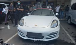 Terungkap, Sosok Pengemudi Porsche yang Menerobos Jalur TransJakarta, Oh Ternyata - JPNN.com
