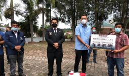 Reses ke Samosir, Bang Martin bersama Bupati Vandiko Serahkan Bantuan untuk Kelompok Tani - JPNN.com