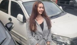 Aura Kasih Bongkar Kelakuan Mantan Suami, Parah Banget - JPNN.com