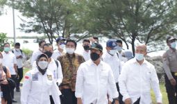 Adilla Azis Dampingi Sakti Wahyu Trenggono Kunjungi Pelabuhan Perikanan Nusantara - JPNN.com