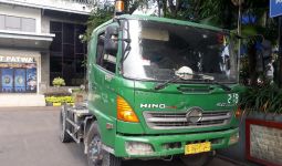 Bocah 12 Tahun Kendarai Truk Trailer, Hino Indonesia Beri Peringatan - JPNN.com