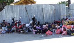 Ratusan Pemudik Telantar di Pelabuhan Jangkar, Ada yang Sudah 3 Hari Mengantre - JPNN.com