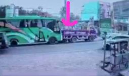 Detik-Detik Mbak Lesi Maryati Tewas Terjepit Bus dan Truk, Terekam CCTV, Videonya Viral - JPNN.com