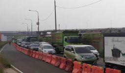 Gerbang Tol Cileunyi Bandung Mulai Dipadati Kendaraan - JPNN.com