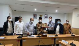 Jimly Dorong Pemprov DKI Segera Tindak Lanjuti UU Cipta Kerja dan Terlibat Pembahasan IKN - JPNN.com