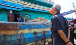 400 Kapal Nelayan Berlabuh di Jateng, Pak Ganjar Langsung Sidak - JPNN.com