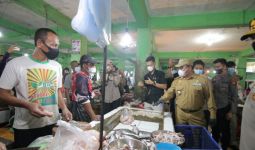 Kapolda Babel Tegur Pedagang dan Pengunjung Pasar Daging Sapi - JPNN.com