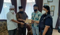 Jelang Idulfitri, Kemensos Salurkan Santunan 12 Ahli Waris Bencana Longsor di Tapanuli Selatan - JPNN.com