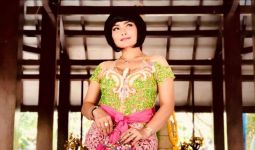 Lies Damayanti Bawakan Lagu Alun-alun Mojokerto di Pesta Pernikahan - JPNN.com