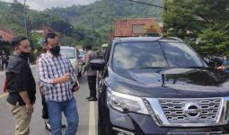 Mobil Berpelat Dinas Polisi Disetop di Pos Penyekatan, Setelah Diperiksa, Alamak - JPNN.com