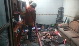 Ditinggal Mudik, Rumah Hariyanto Terbakar - JPNN.com