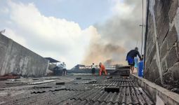 Puntung Rokok Diduga Jadi Penyebab Kebakaran Rumah di Jatinegara - JPNN.com