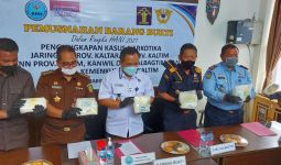 Dikejar Petugas Gabungan Bea Cukai-BNN, Mobil Bawa Narkoba Masuk ke Jurang, Sopir Kabur ke Hutan - JPNN.com