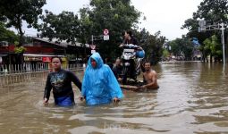 Hujan Hari Ini, 11 Ruas Jalan di Jakarta Banjir, Catat Lokasinya! - JPNN.com