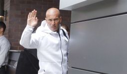 Zinedine Zidane pun Melambaikan Tangan, Selamat Tinggal! - JPNN.com