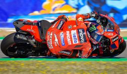 7 Kali Diserang Marquez, Bagnaia Juara MotoGP Aragon, Pecah Telur - JPNN.com