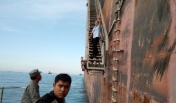 Kapal Tanker Asing Berbendara Iran dan Panama Tinggalkan Perairan Indonesia, Bebas - JPNN.com