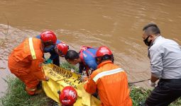 Ada Penemuan Mayat di Kali Pesanggrahan Jakarta Selatan, Siapa Dia? - JPNN.com
