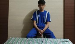 Jual Obat Keras Tanpa Izin, Remaja 19 Tahun Ini Ditangkap, Terancam 15 Tahun Penjara - JPNN.com