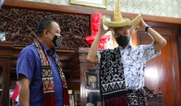 Pak Ganjar Didatangi Raja Rote, Bicara soal Bung Karno dan Indonesia Timur - JPNN.com