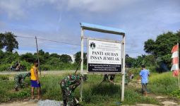 Personel Batalyon Infanteri 642/Kapuas Gelar Karya Bakti di Panti Asuhan - JPNN.com