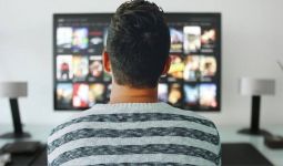 WASPADA!! Berlebihan Menonton TV Bisa Tingkatkan Risiko Bekuan Darah - JPNN.com