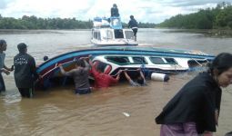 Kapal Cepat Terbalik, 5 Penumpang Dikabarkan Tewas - JPNN.com
