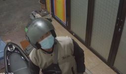 Pelaku Curanmor di Jaksel Terekam CCTV, Videonya Viral, Tuh Lihat - JPNN.com
