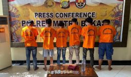 Sering Memalak Sopir Truk, 6 Preman di Marunda Ditangkap Polisi - JPNN.com