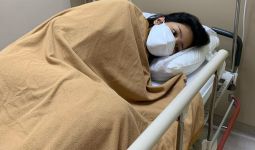 Kondisi Makin Parah, Bunga Zainal Dilarikan ke Rumah Sakit, Mohon Doanya - JPNN.com