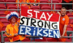 Belanda vs Ukraina, Penggemar Tunjukkan Dukungan untuk Eriksen - JPNN.com